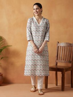 Jaipur Kurti - Women Beige Floral Printed Straight Kurta