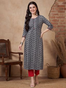 Jaipur Kurti - Women Black Floral Printed Straight Pure Cotton Kurta