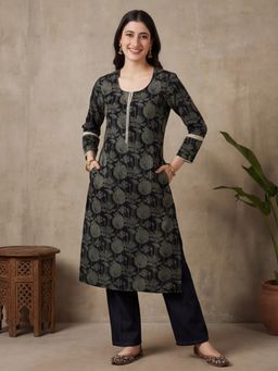 Jaipur Kurti - Women Black Floral Embroidered Straight Pure Cotton Kurta