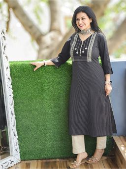 DESI SANDOOK - Women Black Mirror With Potli Button Work Yoke Running Stitch Kurti