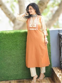 DESI SANDOOK - Women Rust Mirror With Potli Button Work Yoke Running Stitch Kurti