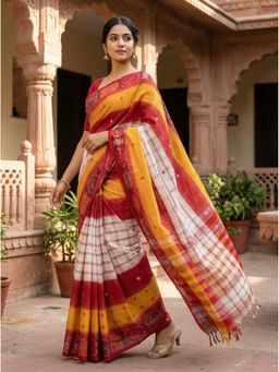 Ushvii - Women White Checked Dhaniakhali Saree without Blouse