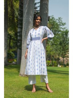 Akiso - White Hand Block Printed Fit and Flare Kurta with Pants (Set of 2)