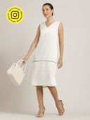 Off White color option, Currently selected