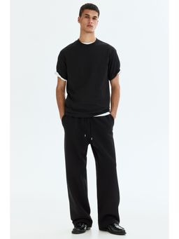 H&M - Men Black Loose Fit Sweatpants