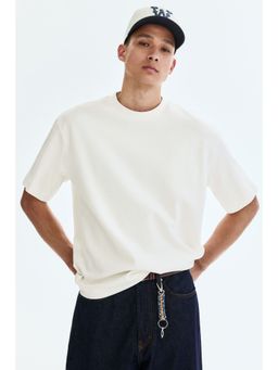 H&M - Men White Loose Fit Interlock T-Shirt