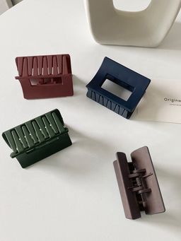 Yellow Chimes - Women Set of 4 Square Shaped Claw Clips