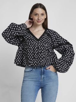 Spykar - Women Black Cotton Slim Fit Balloon Sleeve V-neck Printed Crop Top