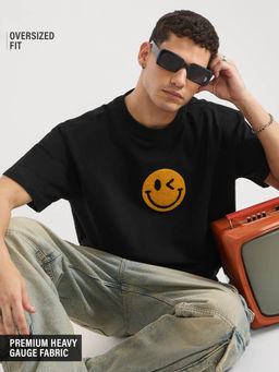 The Souled Store - Official S.W.Smiley: Winkle Men Oversized T-Shirt