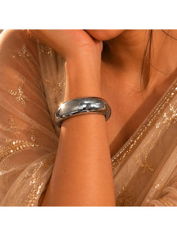 Ruby Raang Studio - Silver Sleek High-Polish Silver Hinged Bangle