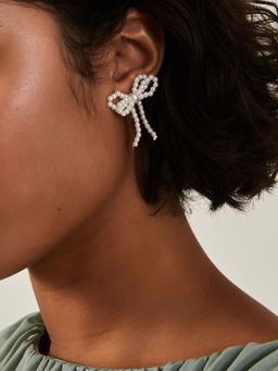 Accessorize London - Women White Pearl Bead Bow Stud Earrings