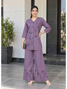 Gahan - Womens Purple Thread Embroidered Cotton Blend Kurti with Pant