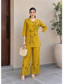 Yellow color option, Currently selected