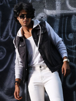 Campus Sutra - Men's White & Charcoal Grey Medium-Wash Denim Jacket With Sweatshirt Sleeve