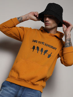 Campus Sutra - Men's Mustard Yellow Dare To Be Different Hoodie With Kangaroo Pocket