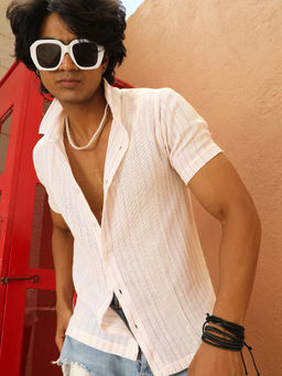 Campus Sutra - Men's White & Lavender Unbalanced Striped Woven Shirt