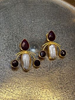 BEAUTY SPOT JEWELLERY - Wine Brass Tops with Mop Earrings