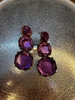 BEAUTY SPOT JEWELLERY - Amethyst Color Dangler Earrings