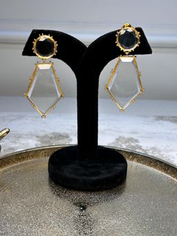 BEAUTY SPOT JEWELLERY - Amber Dangler Earrings
