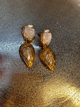 BEAUTY SPOT JEWELLERY - Rose MOP Dangler Earrings