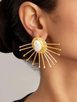 BEAUTY SPOT JEWELLERY - Pearl Spider Stud Earrings