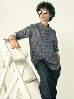 KISAH - Men Navy Blue Geometric Blended Short Kurta