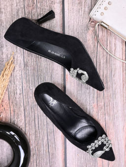 Jove - Women Black Western Embellished Pumps