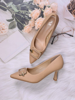 Jove - Women Peach Animal Print Pumps