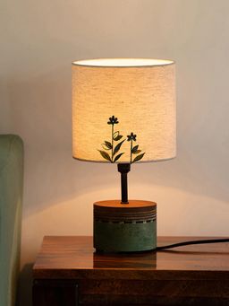 ExclusiveLane - Dainty Flowers' Hand-Painted Decorative Table Lamp In Mango Wood
