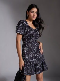 Twenty Dresses by Nykaa Fashion - Black and White Floral Sweetheart Neck Mini Dress