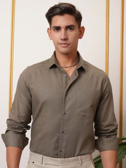 LOCOMOTIVE - Men Beige Solid Party Shirt