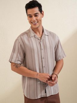 LOCOMOTIVE - Men Beige Vertical Striped Cotton Relaxed Fit Casual Shirt