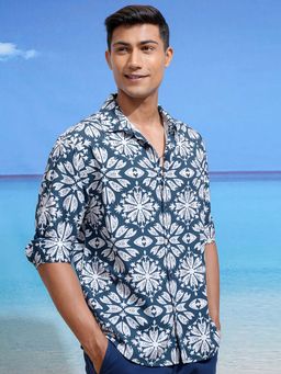 LOCOMOTIVE - Men Teal Printed Cuban Collar Relaxed Fit Shirt