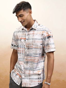LOCOMOTIVE - Men Off White Printed Relaxed Fit Shirt