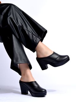 Shoetopia - Stylish Smart Casual Black Pumps