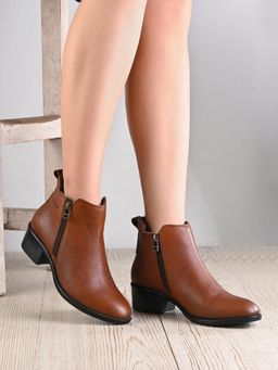 Valentino - Women Black Chelsea Boots