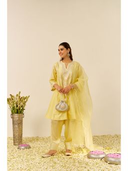 Sheetal Batra - Yellow Aiza Short Kurta with Salwar and Dupatta (Set of 3)