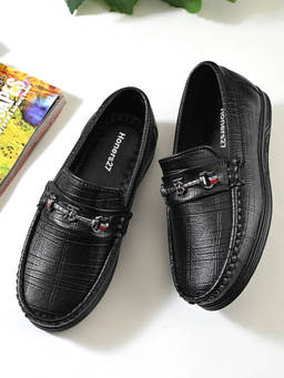 Honers27 - Metal Chain Detail Black Textured Slip-On Loafers