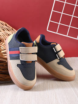 Honers27 - Contrast Stripe Detail Casual Velcro Sneakers