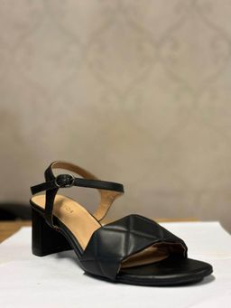 LAZERA SHOES - Refined Medium Heel Casual Black Sandal
