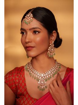Zevar By Geeta - Baina Kundan Necklace With Pair Of Earring And Maan tikka