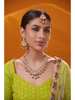 Zevar By Geeta - Pratyara Kundan Necklace With Pair Of Earring And Maan tikka
