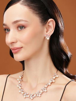 Estele - Rose Gold Plated Twinkling Necklace Set with Pearls for Women