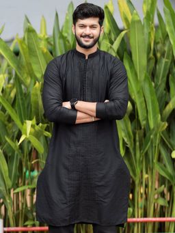 KISAH - Men Black Solid Kurta