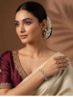 Auraa Trends - Elegant Silver-Toned Cubic Zirconia Leaf Design Bracelet