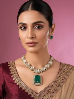 Auraa Trends - Elegant Green Pendant Kundan Choker Jewellery Set