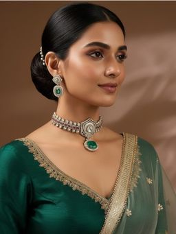 Auraa Trends - Antique Gold-Plated Green Stone Kundan Choker Jewellery Set