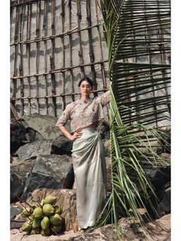 Neha Tarun - Green Embroidered Drape Slit Skirt with Crop Top (Set of 2)