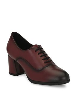 Delize - Cherry Solid Womens Derby Pumps