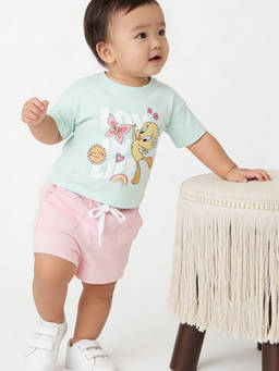 max - Girls Tweety T-Shirt And Shorts